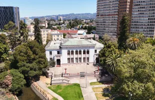Downtown Oakland Senior Center